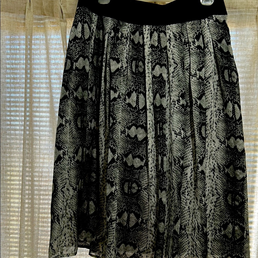 White House Black Market Black and Gray A-Line Pleated Skirt